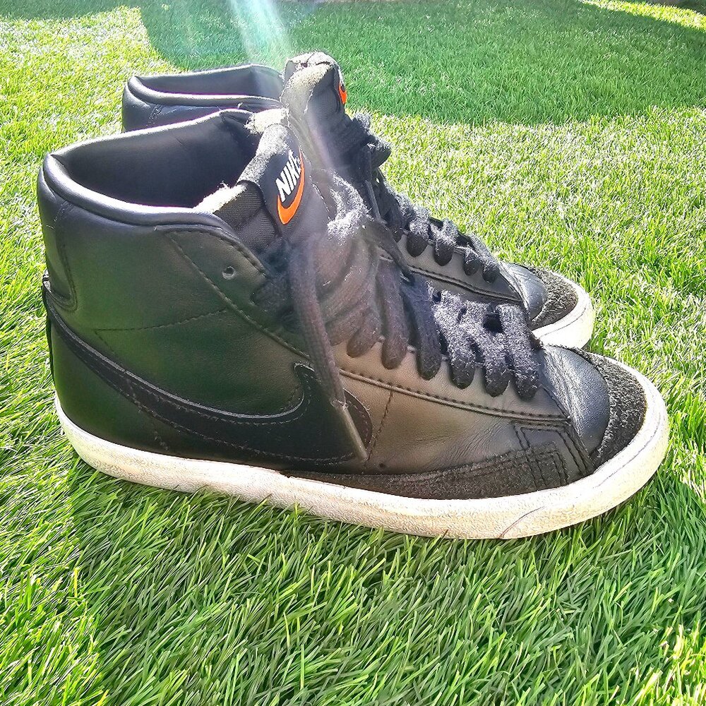 Nike Blazer Mid ‘77 - Women’s Size 7, Black